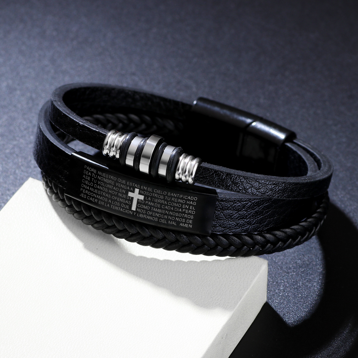Men Triple Layer Braided Leath - Magnetic Clasp Cosplay 评论和价格