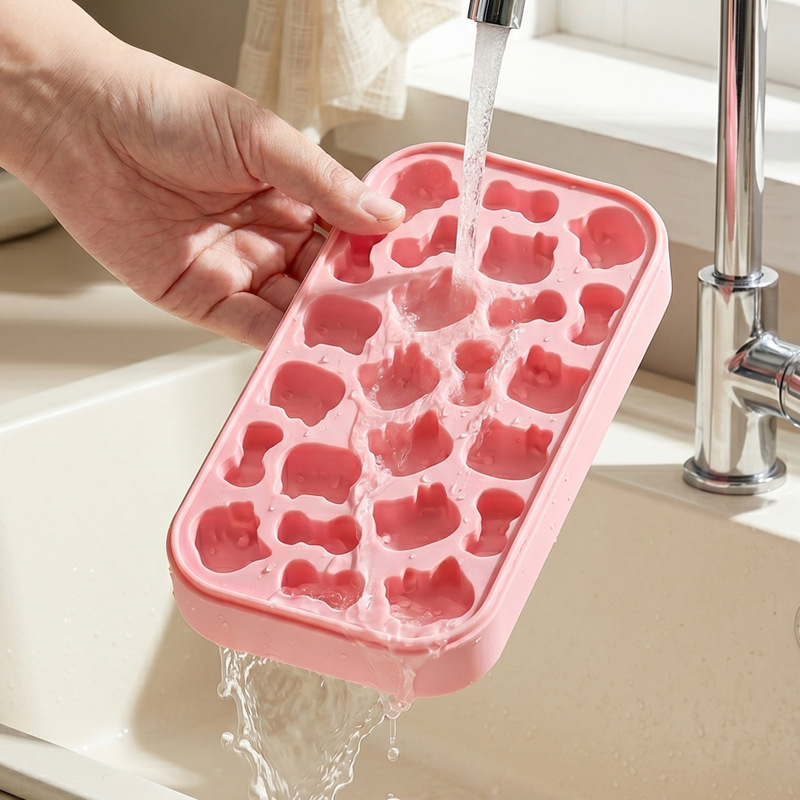 Hello Kitty kitchen freezer is - Easy Cosplay Prop 评论和价格