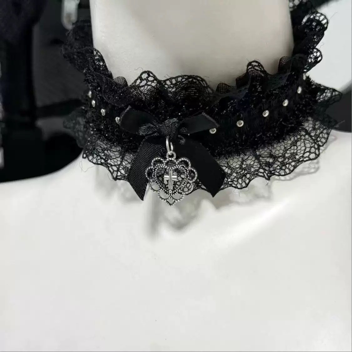 Goth Black Lace Choker with Bo - Magnetic Clasp Cosplay 评论和价格